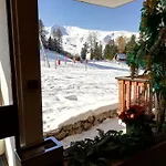 1 Piece Plagne Village 4 Personnes 2050 M Pied Des Pistes Apartment