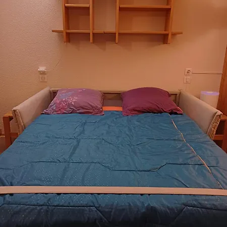 1 Piece Plagne Village 4 Personnes 2050 M Pied Des Pistes * La Plagne